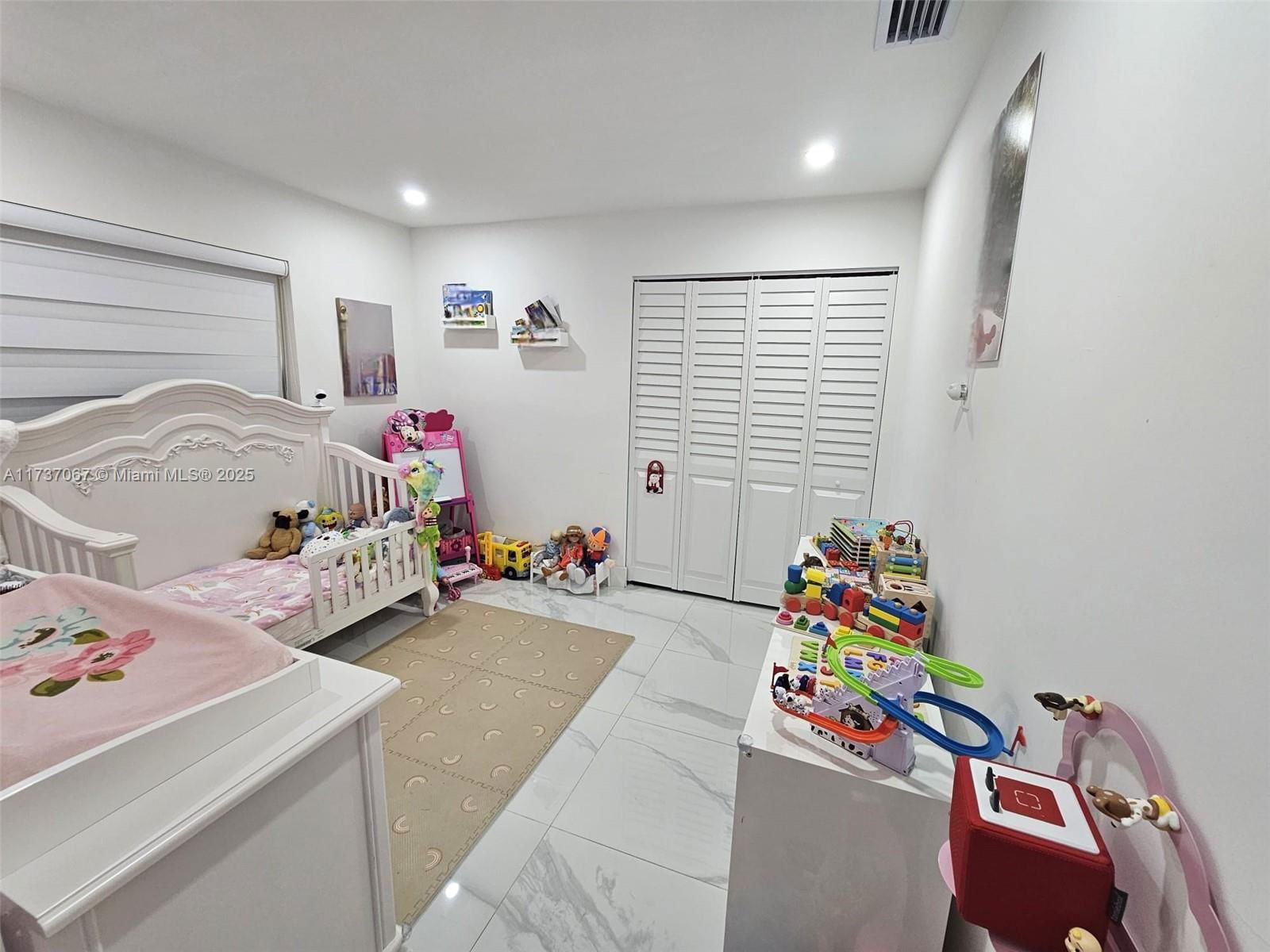 Real estate property located at 2733 55th Pl, Miami-dade, Alameda By The Lake, Hialeah, FL