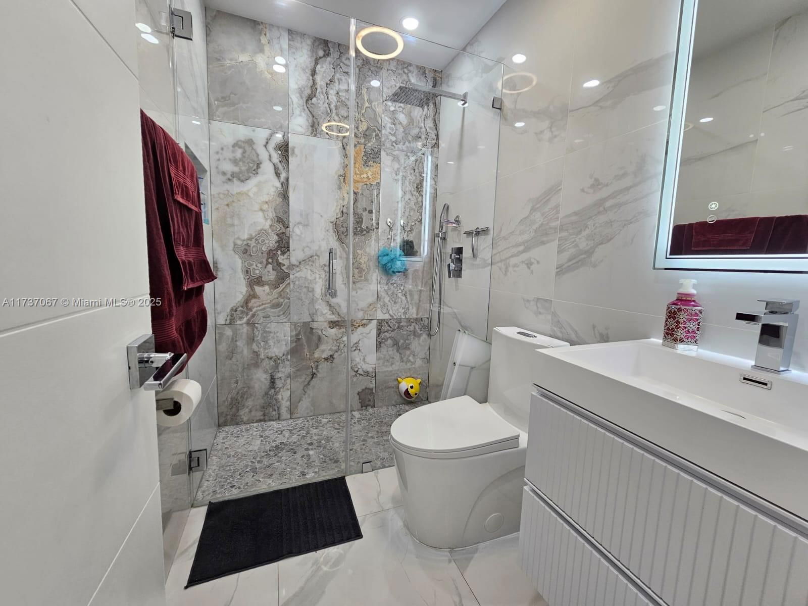 Real estate property located at 2733 55th Pl, Miami-dade, Alameda By The Lake, Hialeah, FL