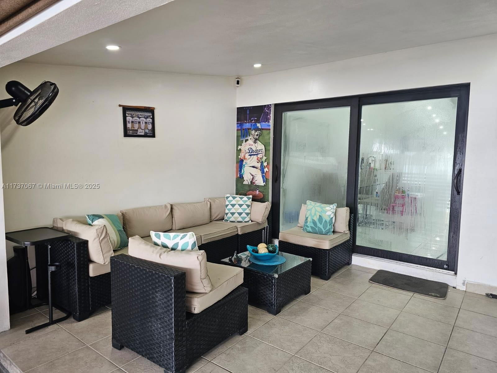 Real estate property located at 2733 55th Pl, Miami-dade, Alameda By The Lake, Hialeah, FL