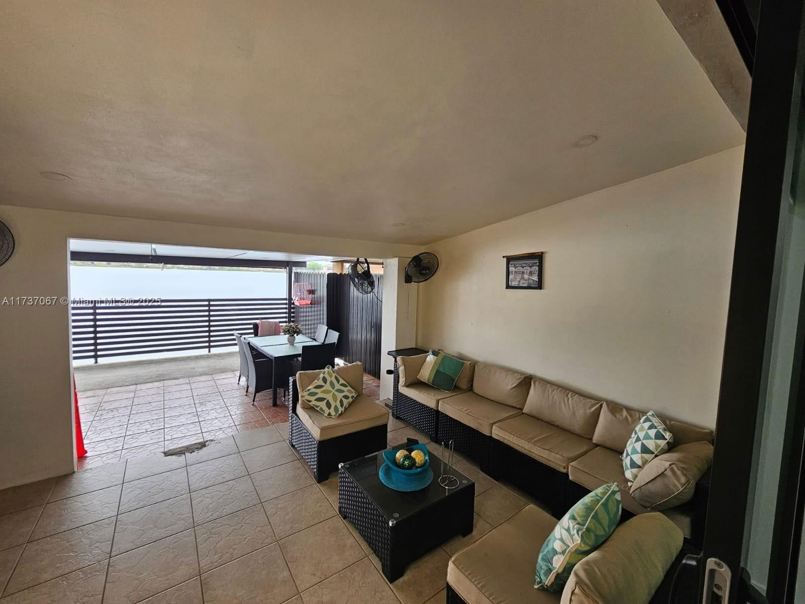 Real estate property located at 2733 55th Pl, Miami-dade, Alameda By The Lake, Hialeah, FL
