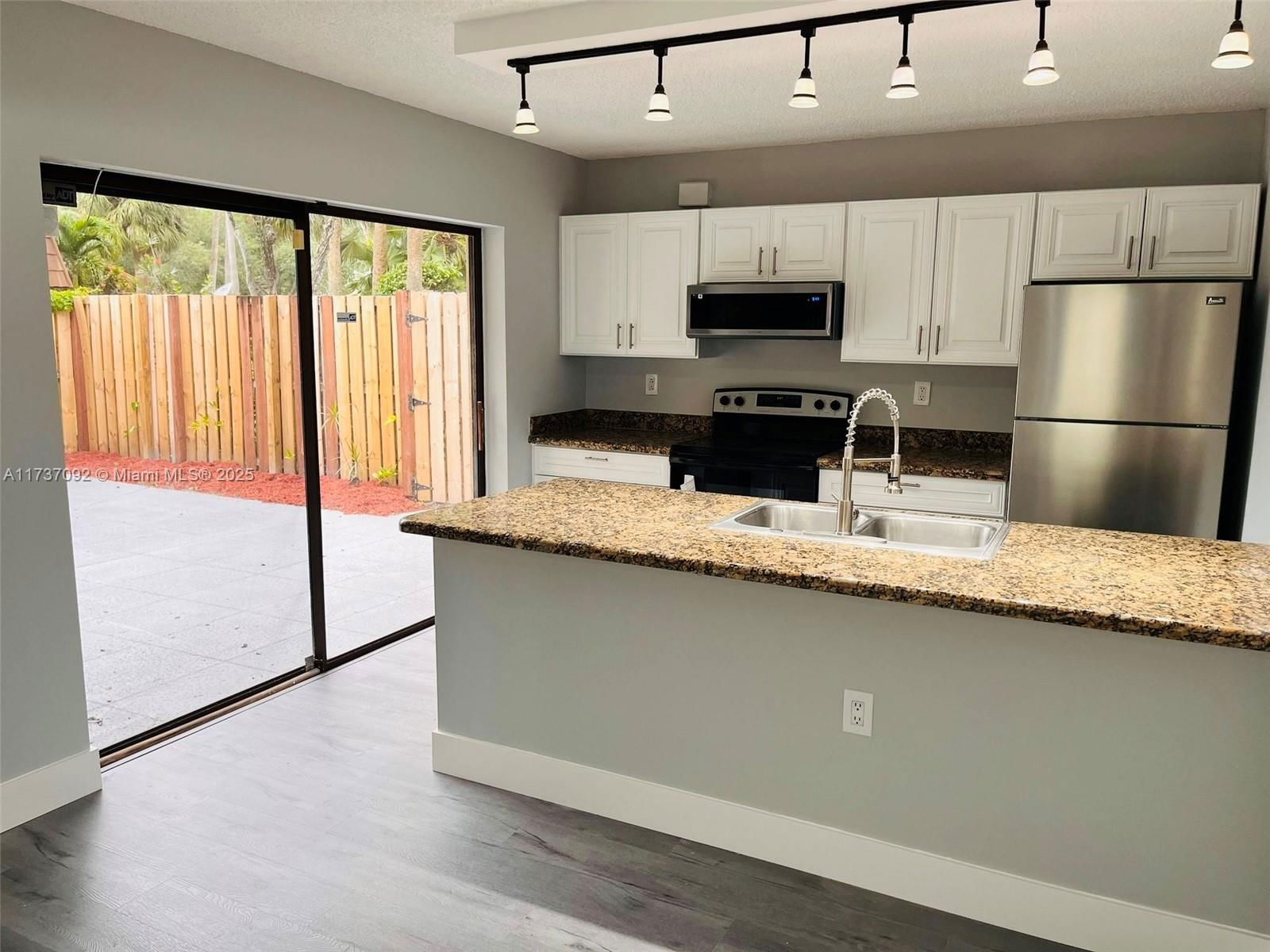 Real estate property located at 529 Green Springs Pl, Palm Beach, Waterside Luxury Townhome, West Palm Beach, FL