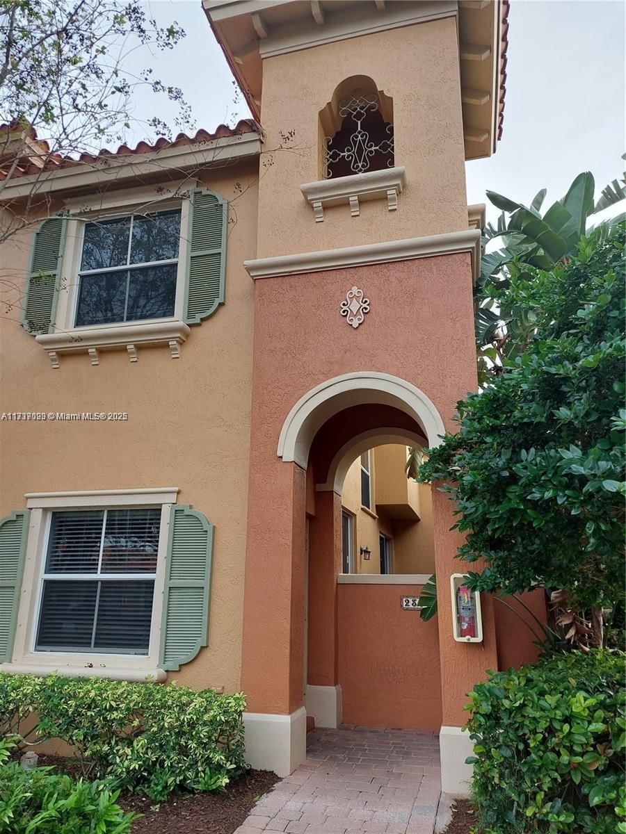 Real estate property located at 2316 Anchor Ct #2705, Broward, Villas At Harbor Isles Co, Dania Beach, FL