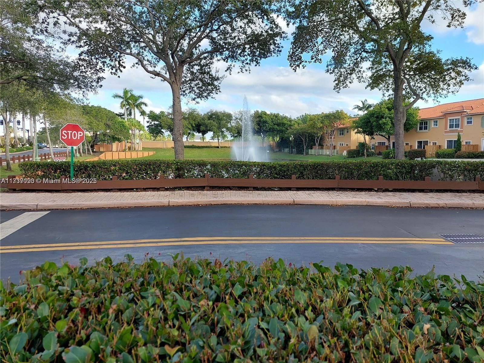 Real estate property located at 2316 Anchor Ct #2705, Broward, Villas At Harbor Isles Co, Dania Beach, FL