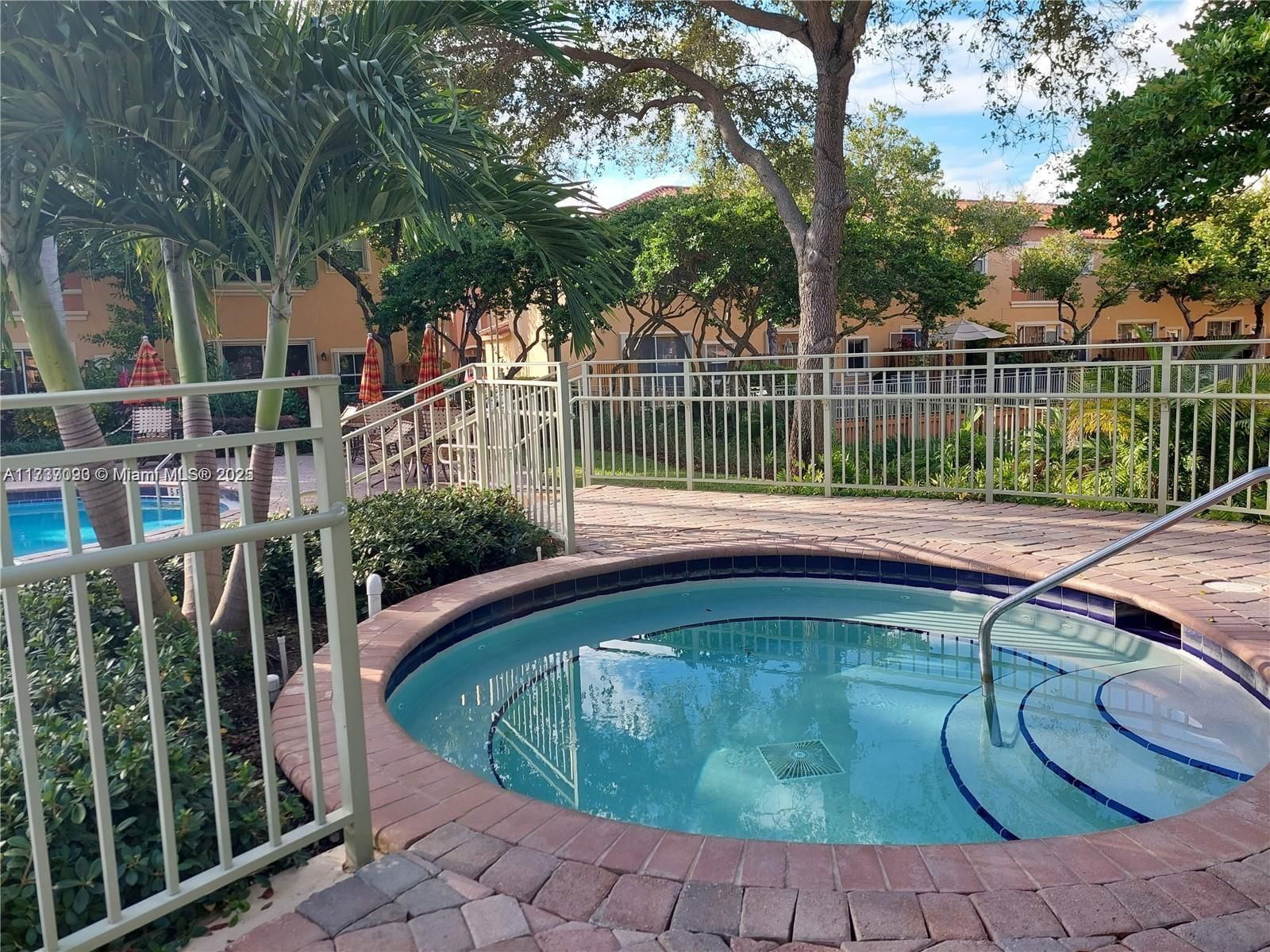 Real estate property located at 2316 Anchor Ct #2705, Broward, Villas At Harbor Isles Co, Dania Beach, FL