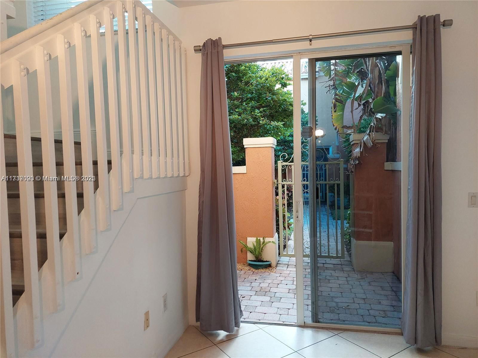 Real estate property located at 2316 Anchor Ct #2705, Broward, Villas At Harbor Isles Co, Dania Beach, FL