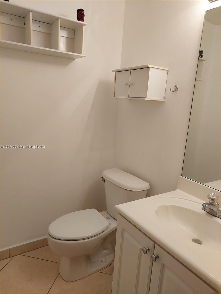 Real estate property located at 2316 Anchor Ct #2705, Broward, Villas At Harbor Isles Co, Dania Beach, FL