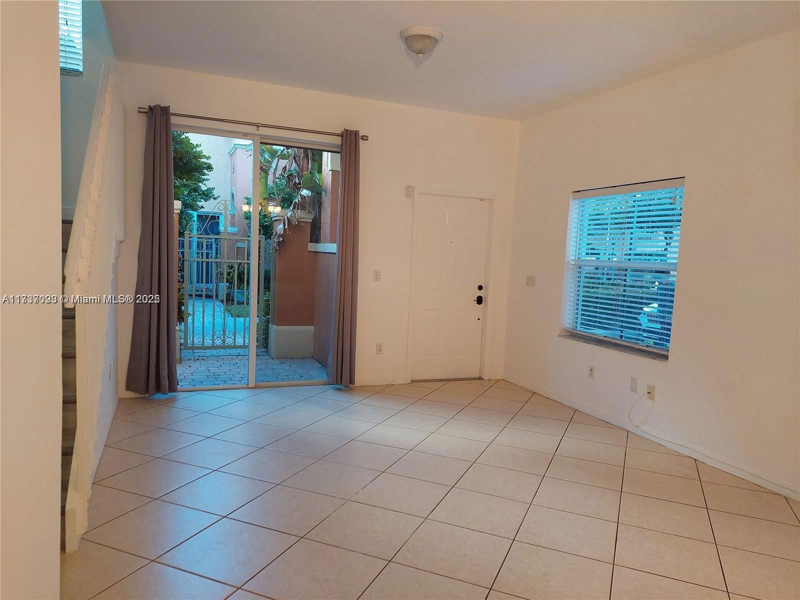 Real estate property located at 2316 Anchor Ct #2705, Broward, Villas At Harbor Isles Co, Dania Beach, FL