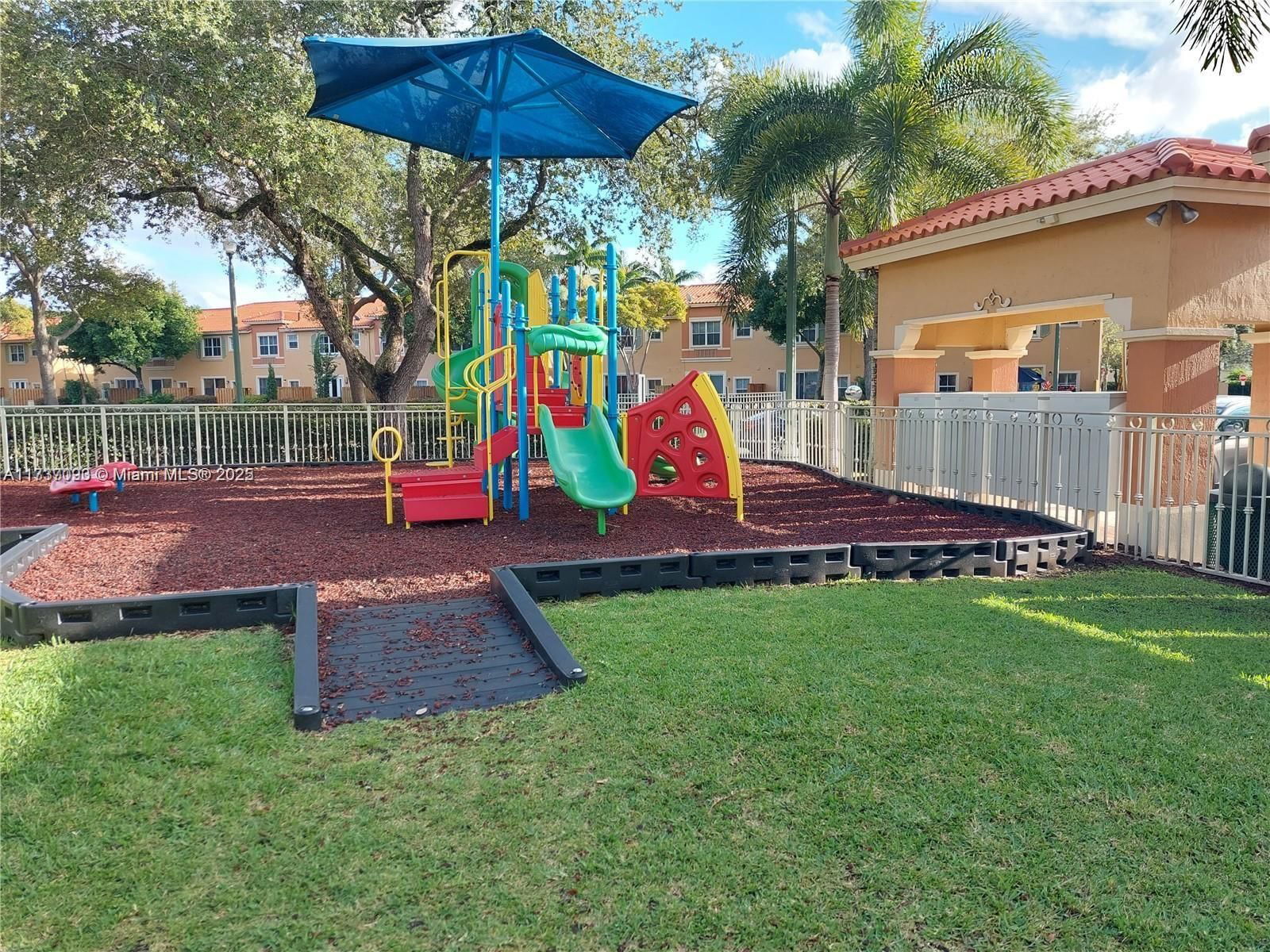 Real estate property located at 2316 Anchor Ct #2705, Broward, Villas At Harbor Isles Co, Dania Beach, FL