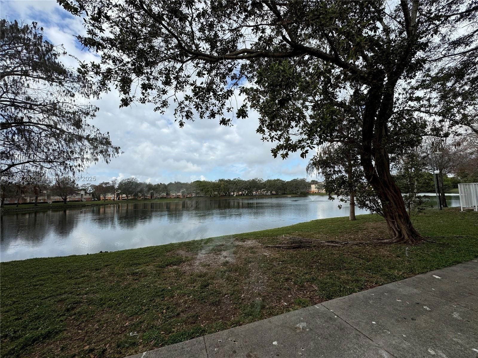 Real estate property located at 3630 56th Ave #304, Broward, Lakewood At Emerald Hills, Hollywood, FL