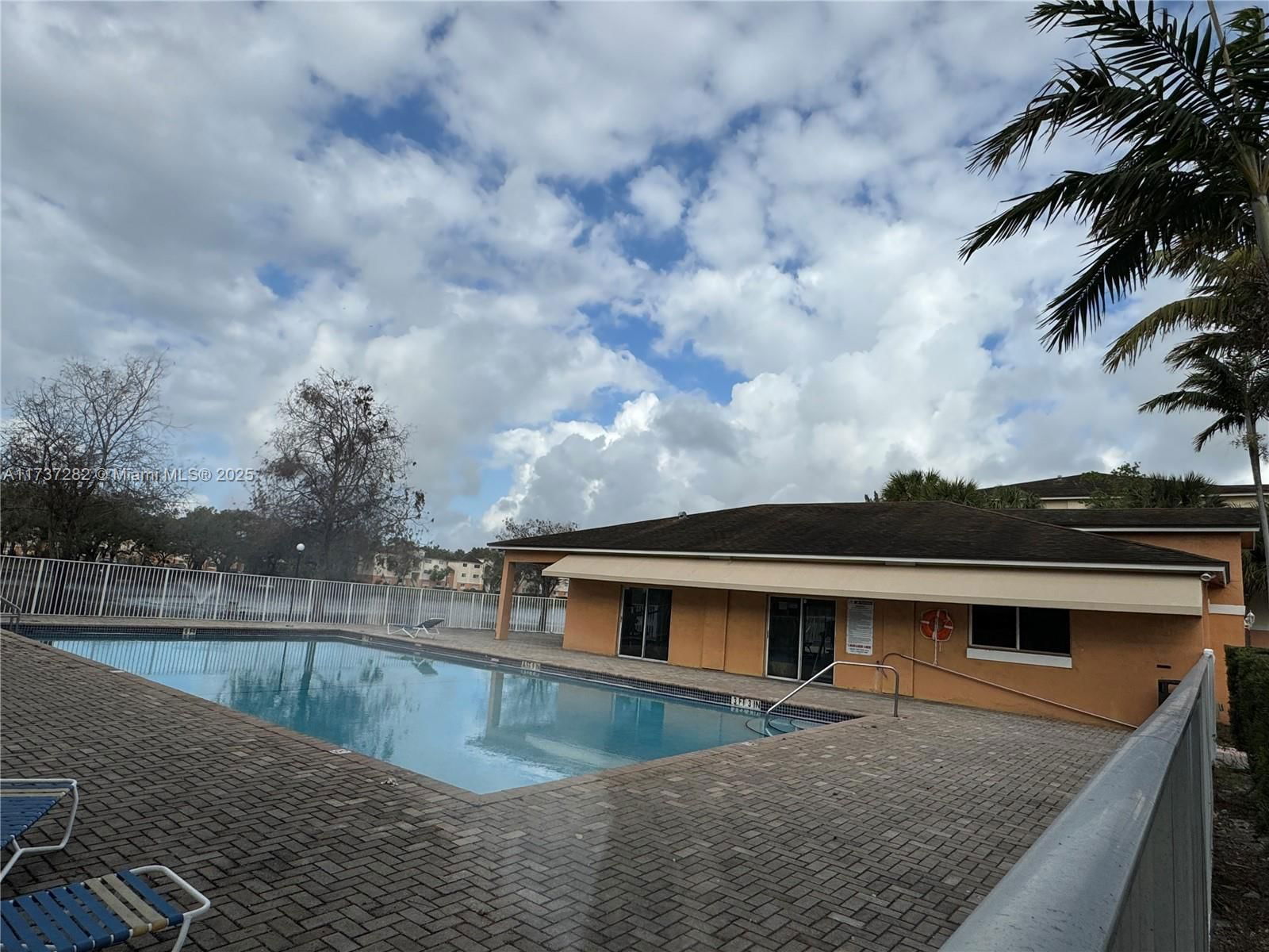 Real estate property located at 3630 56th Ave #304, Broward, Lakewood At Emerald Hills, Hollywood, FL