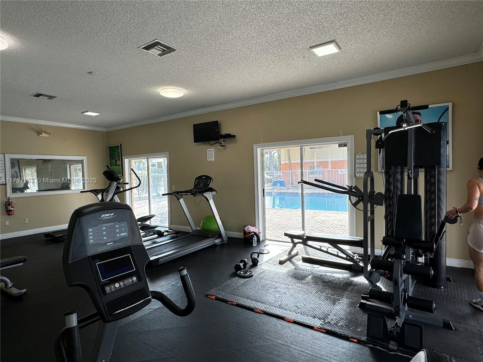 Real estate property located at 3630 56th Ave #304, Broward, Lakewood At Emerald Hills, Hollywood, FL
