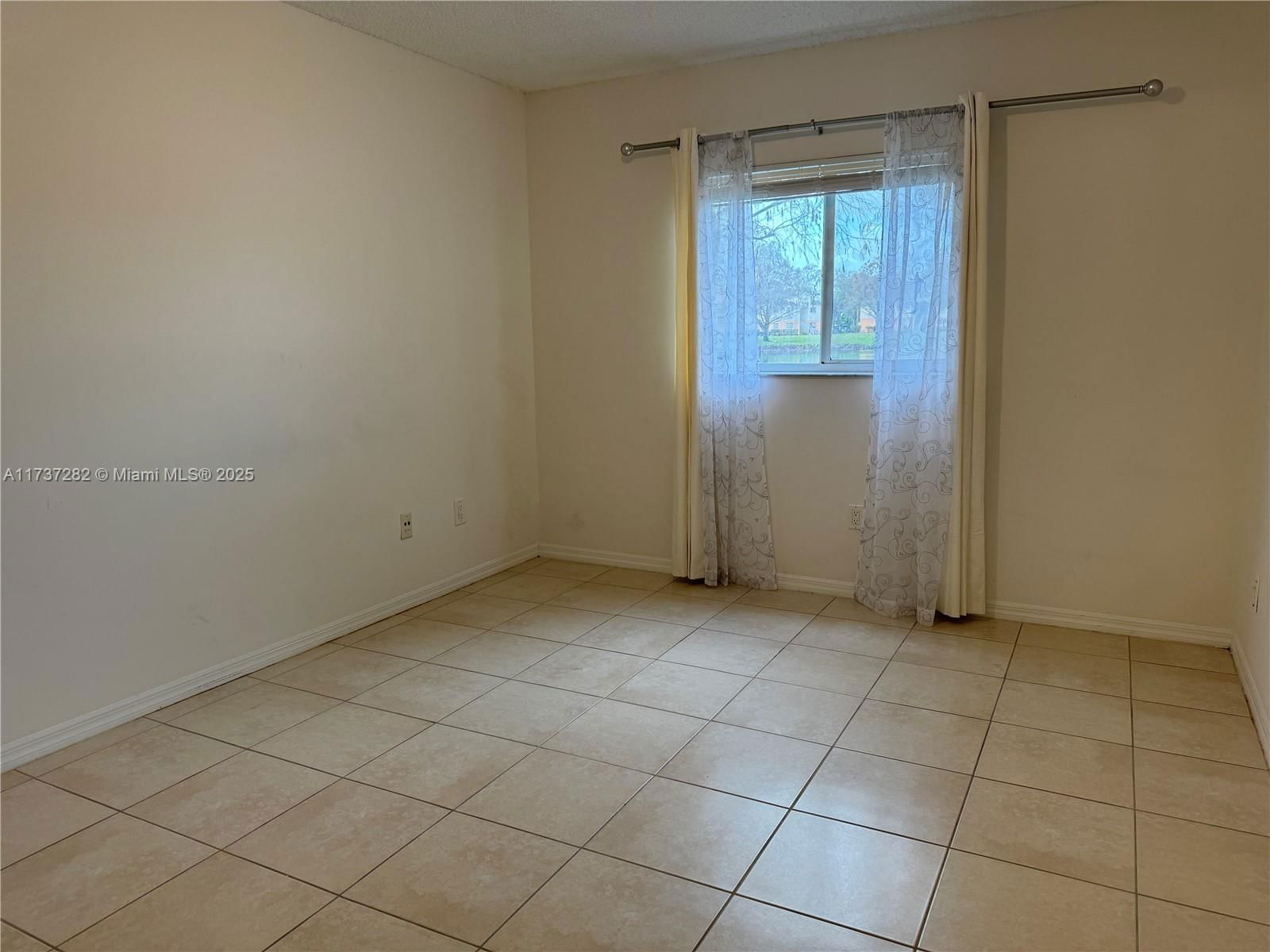 Real estate property located at 3630 56th Ave #304, Broward, Lakewood At Emerald Hills, Hollywood, FL