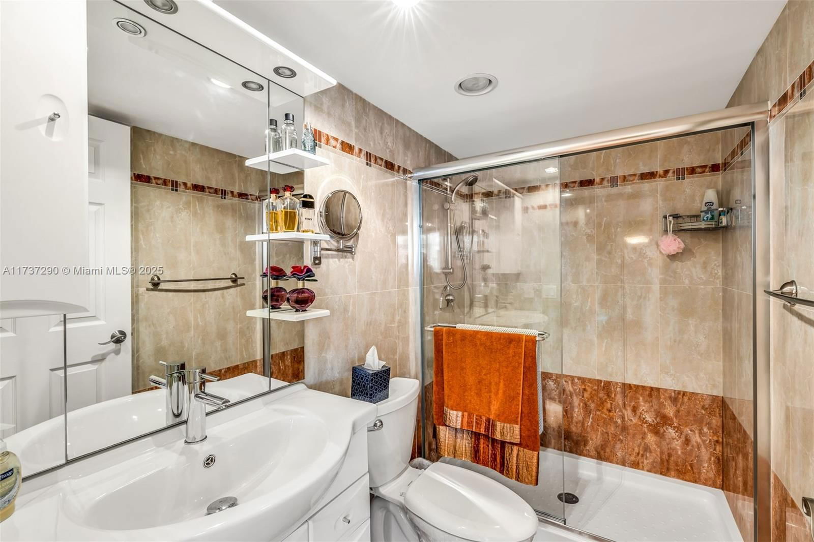 Real estate property located at 2017 Ocean Dr #709, Broward, Avant Garde Condo, Hallandale Beach, FL