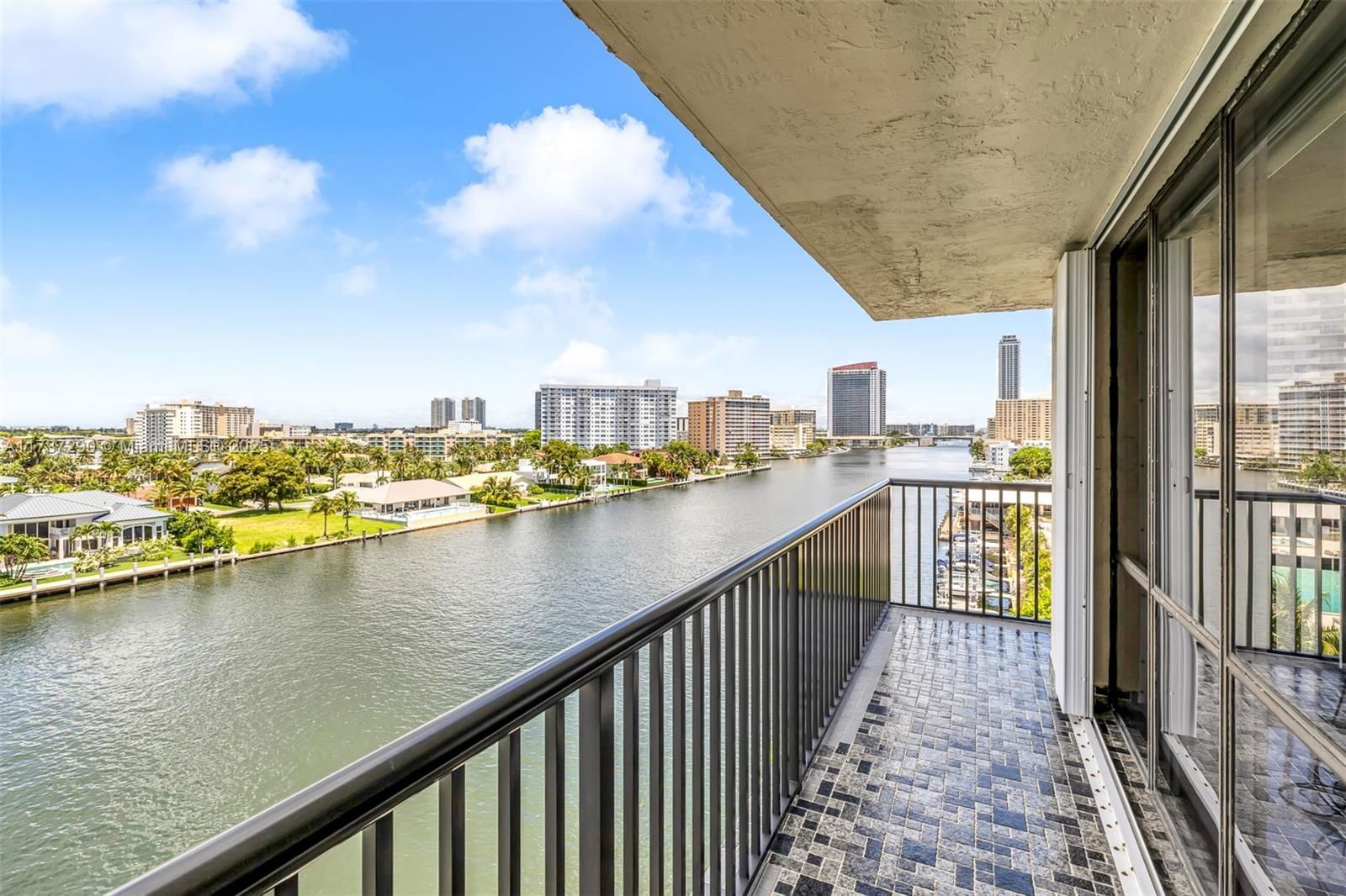 Real estate property located at 2017 Ocean Dr #709, Broward, Avant Garde Condo, Hallandale Beach, FL