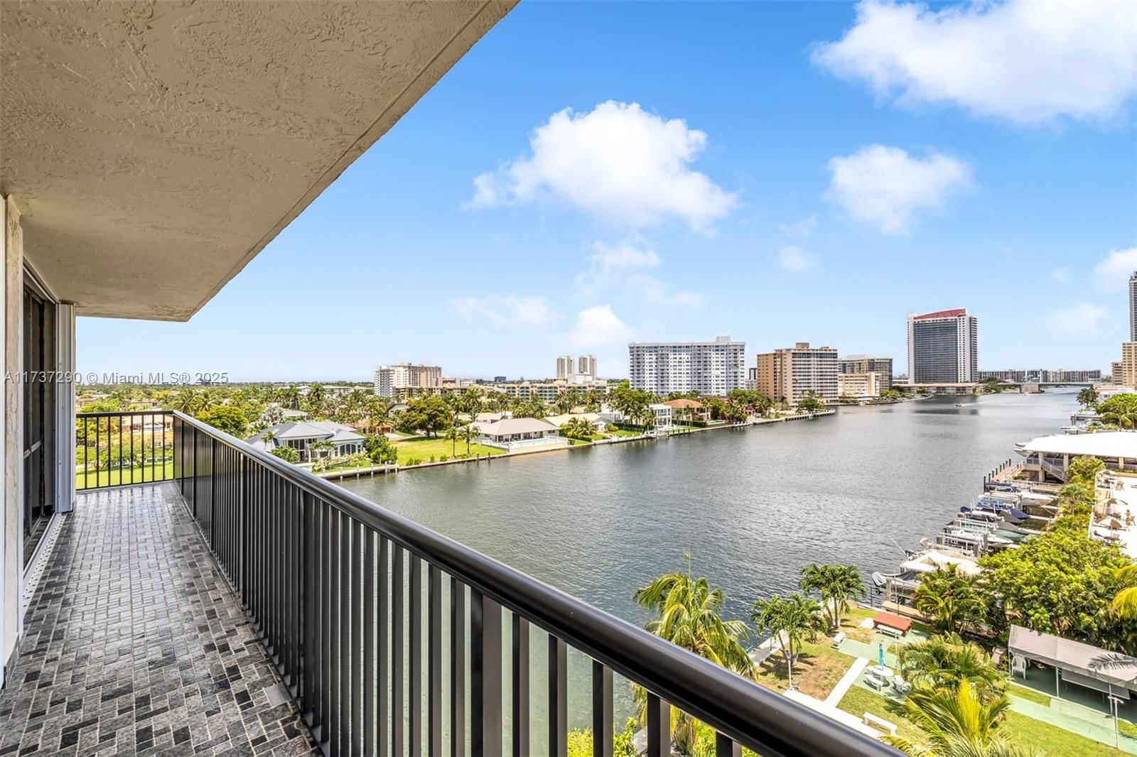 Real estate property located at 2017 Ocean Dr #709, Broward, Avant Garde Condo, Hallandale Beach, FL