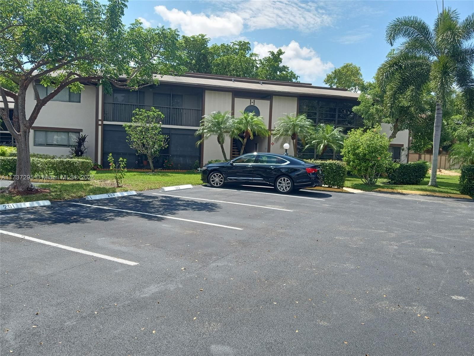 Real estate property located at 9668 Belfort Cir #101, Broward, Belfort Condominium I, Tamarac, FL