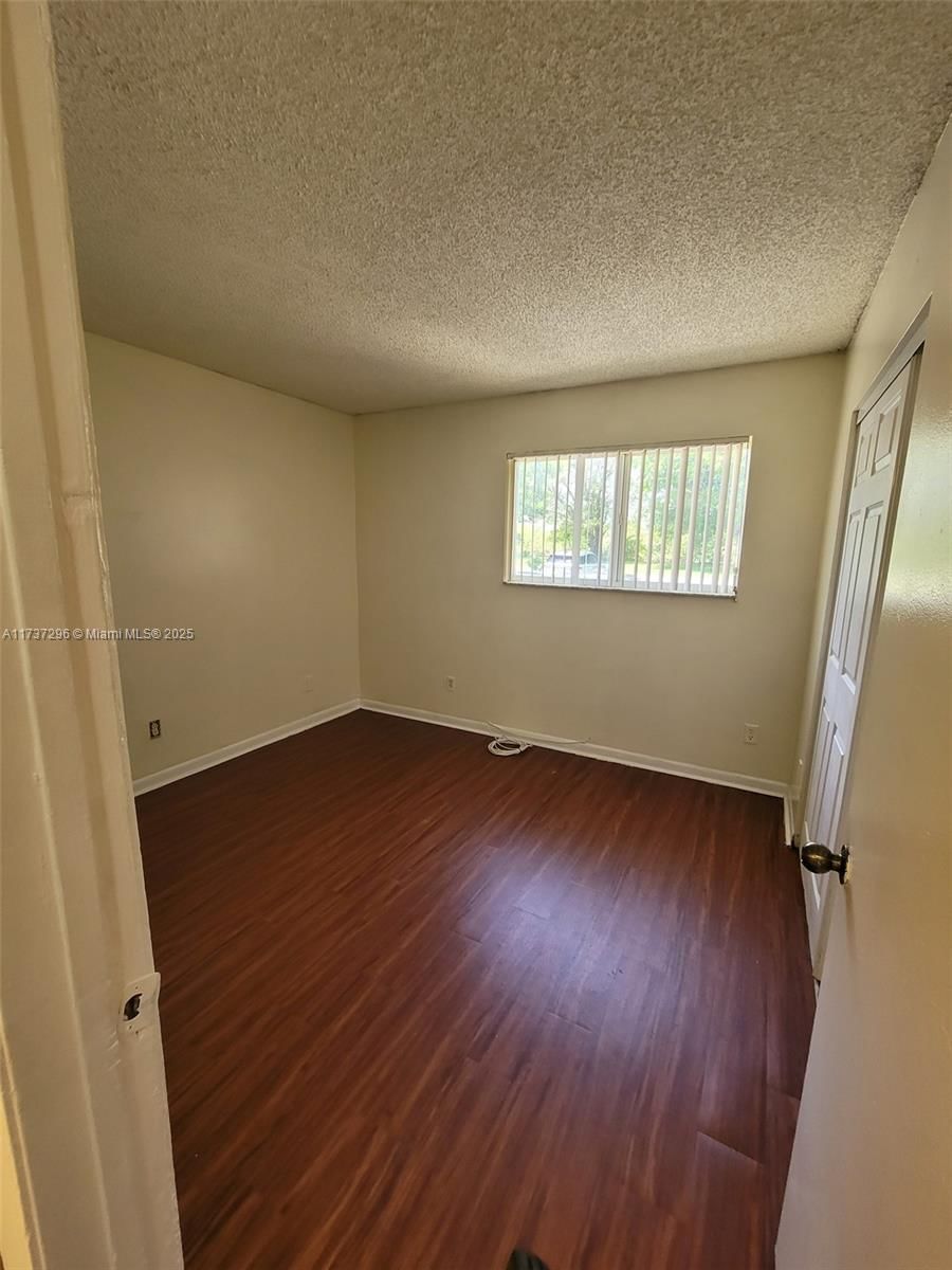 Real estate property located at 3437 44th St #102, Broward, Summer Lake, Oakland Park, FL