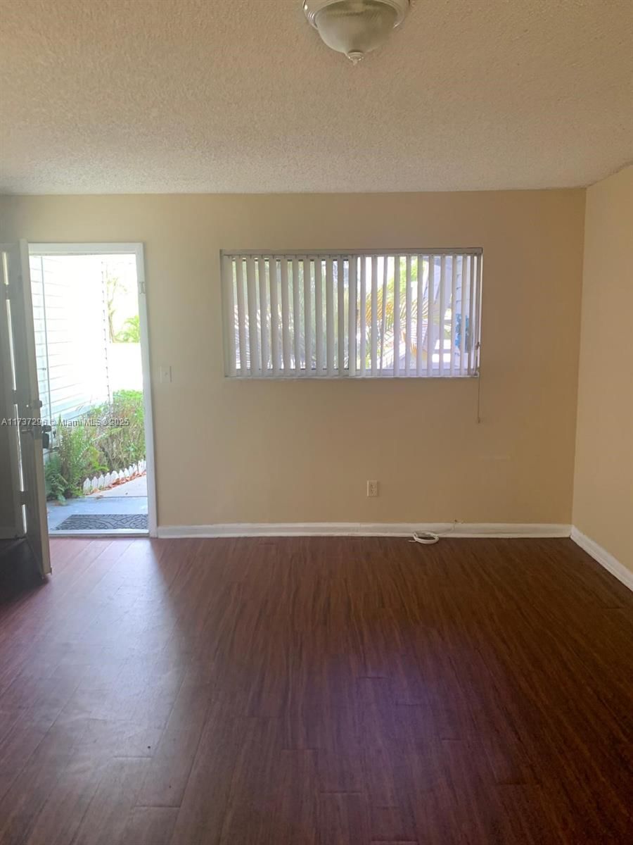 Real estate property located at 3437 44th St #102, Broward, Summer Lake, Oakland Park, FL