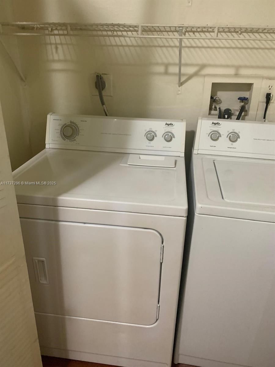 Real estate property located at 3437 44th St #102, Broward, Summer Lake, Oakland Park, FL