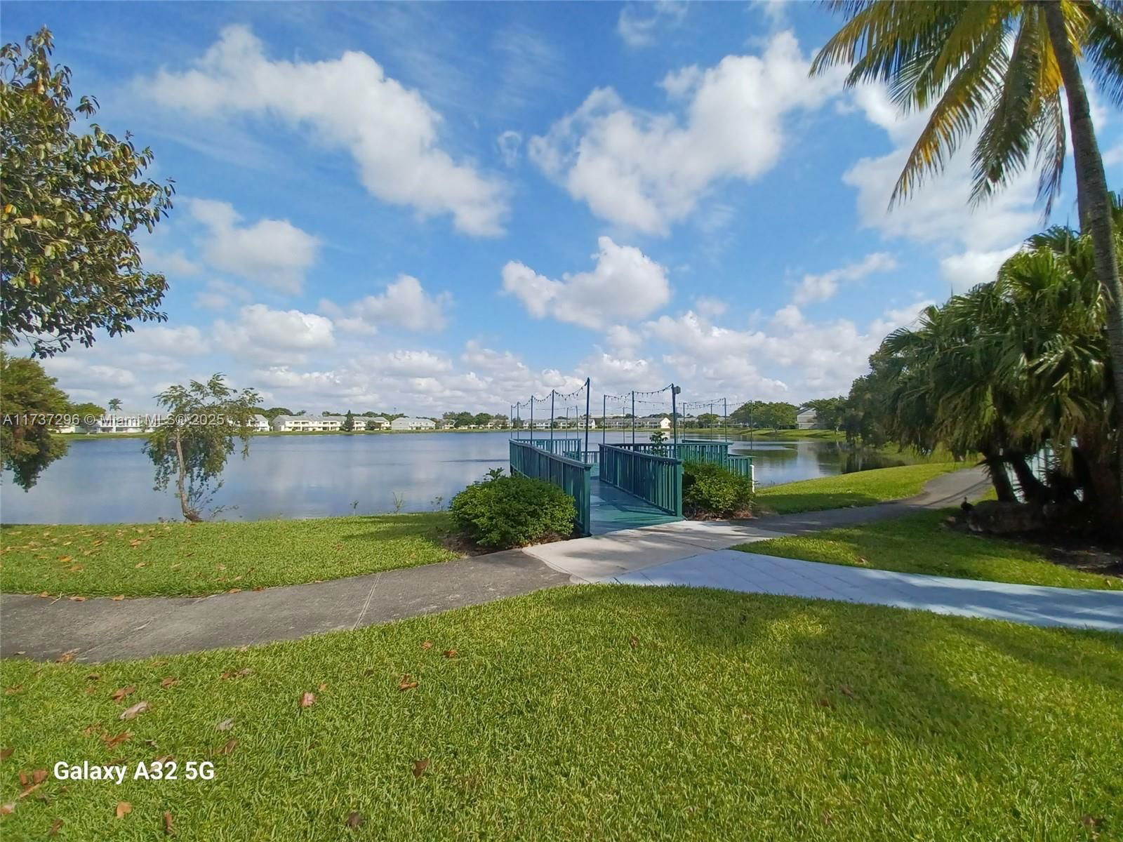 Real estate property located at 3437 44th St #102, Broward, Summer Lake, Oakland Park, FL