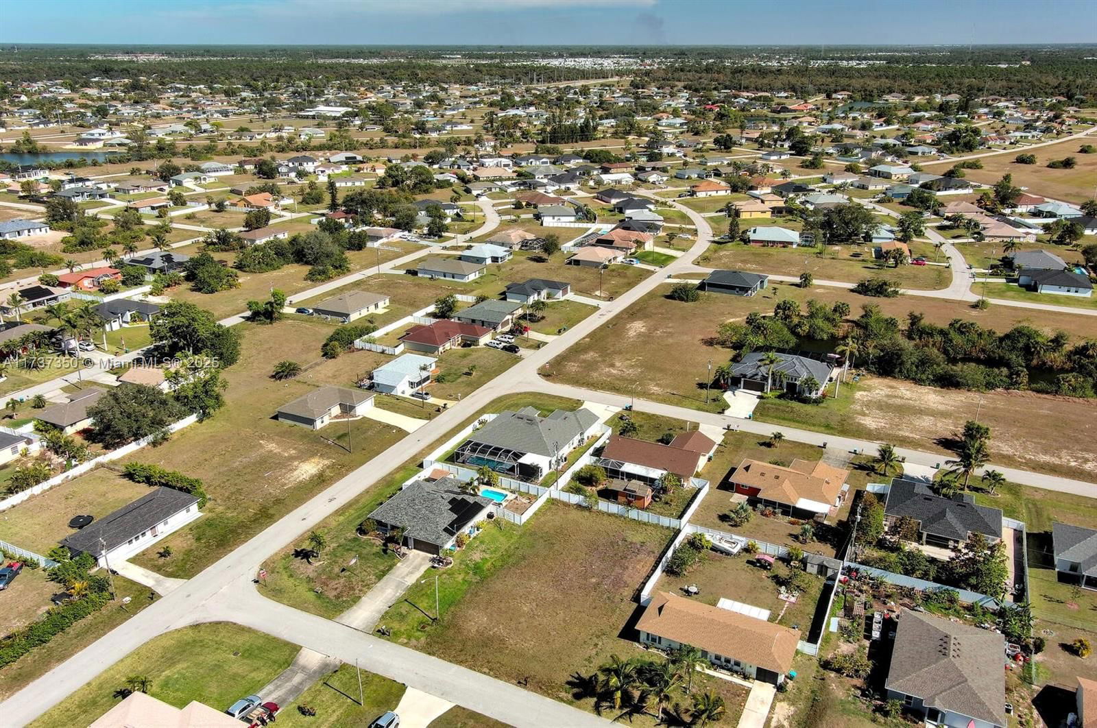 Real estate property located at 2013 18th Ave, Lee, Cape Coral, Cape Coral, FL