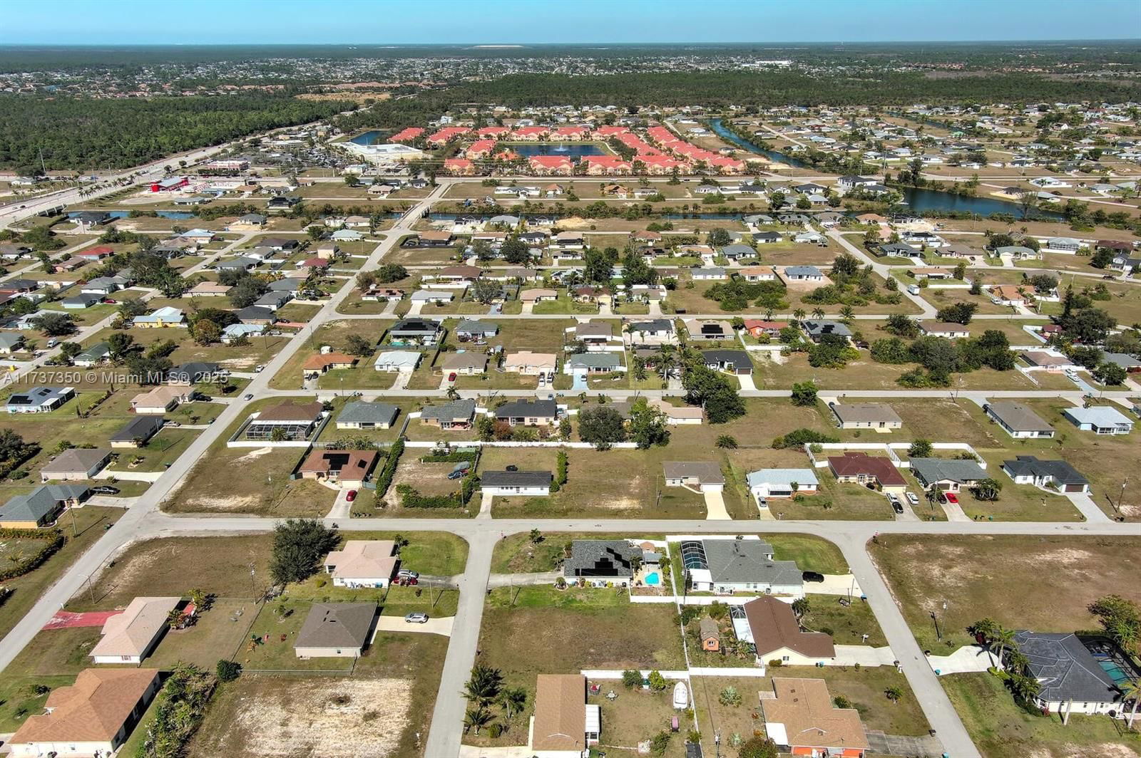 Real estate property located at 2013 18th Ave, Lee, Cape Coral, Cape Coral, FL