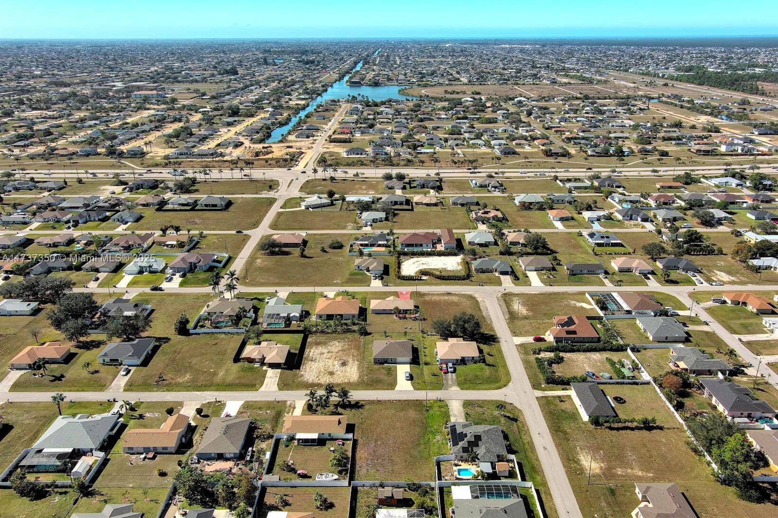 Real estate property located at 2013 18th Ave, Lee, Cape Coral, Cape Coral, FL