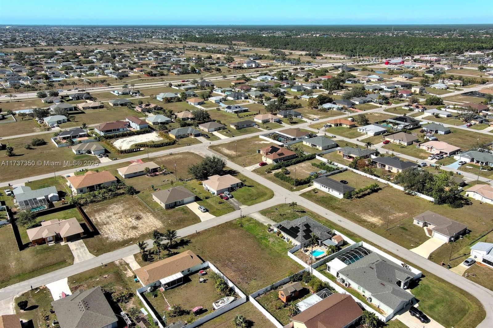 Real estate property located at 2013 18th Ave, Lee, Cape Coral, Cape Coral, FL