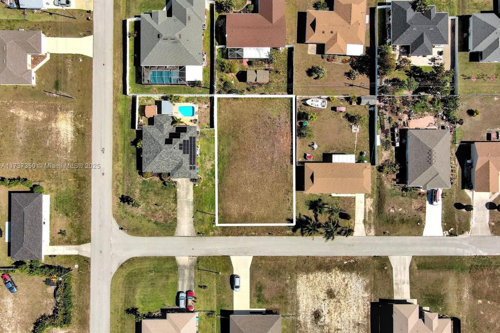Real estate property located at 2013 18th Ave, Lee, Cape Coral, Cape Coral, FL