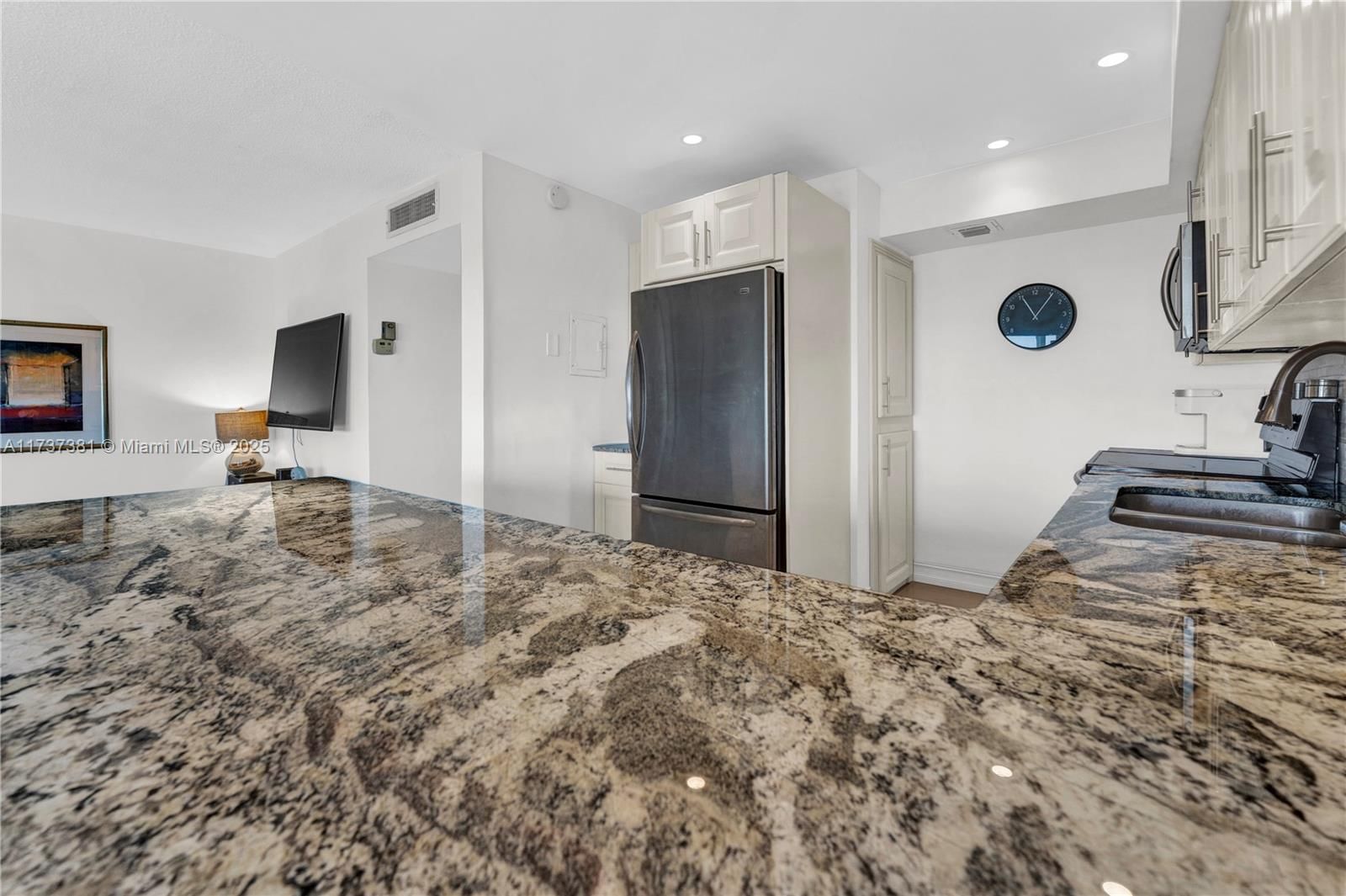 Real estate property located at 200 Diplomat Pkwy #729, Broward, Fairways Riviera Condo, Hallandale Beach, FL