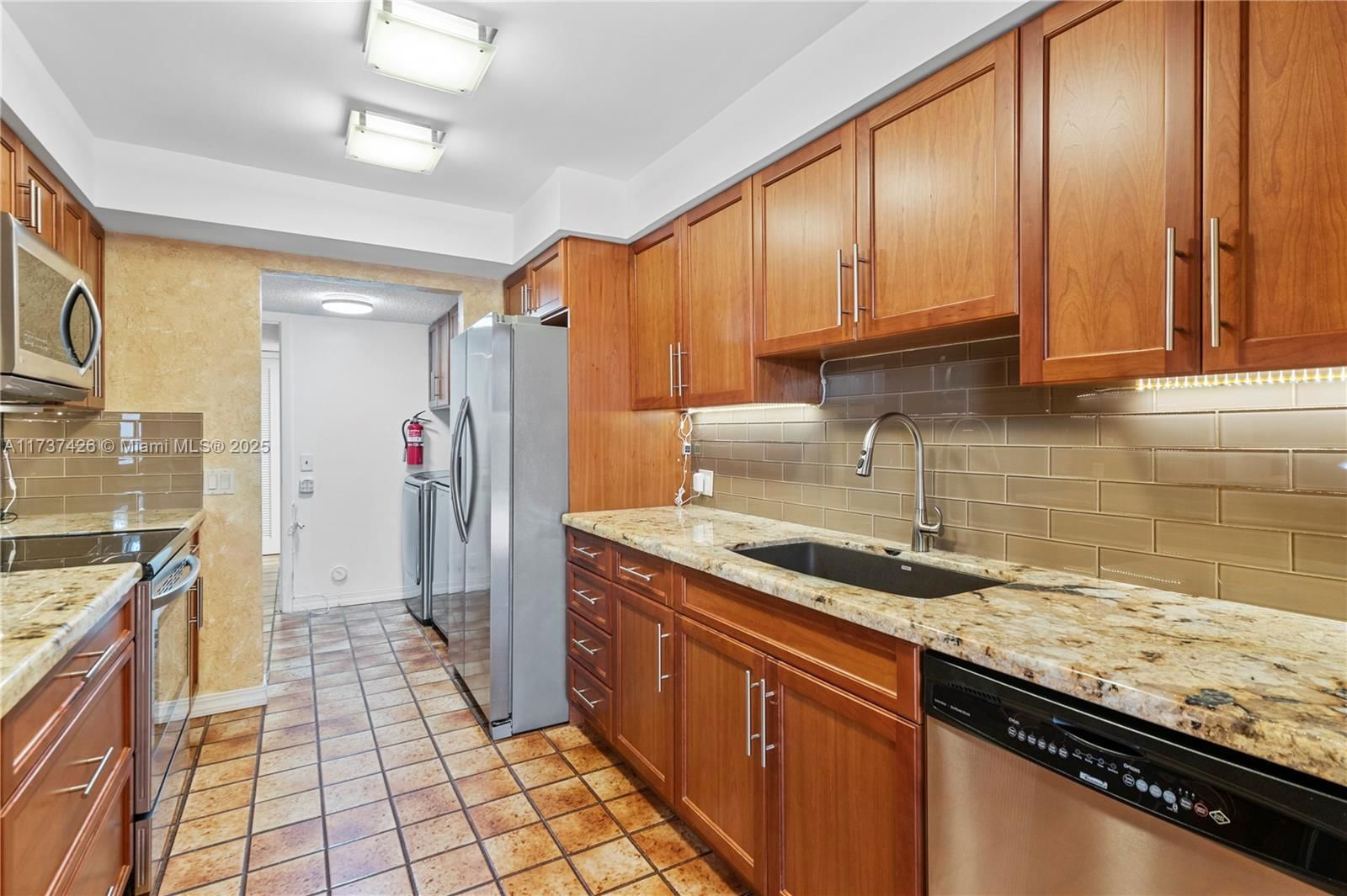 Real estate property located at 1449 113th Way #1449, Broward, Everglades Sugar & Land, Pembroke Pines, FL