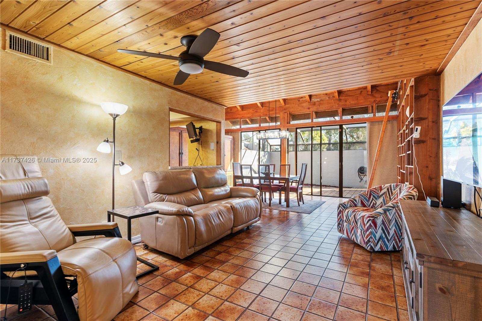 Real estate property located at 1449 113th Way #1449, Broward, Everglades Sugar & Land, Pembroke Pines, FL