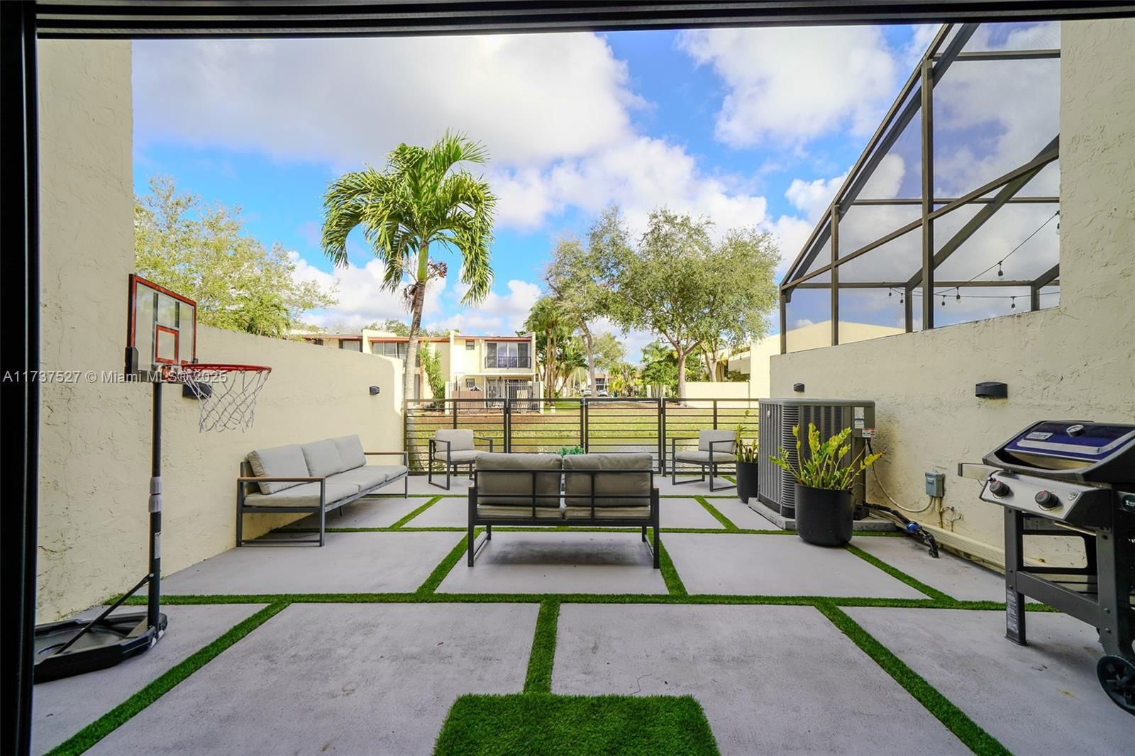 Real estate property located at 10445 80th st, Miami-dade, Kendalltown, Miami, FL