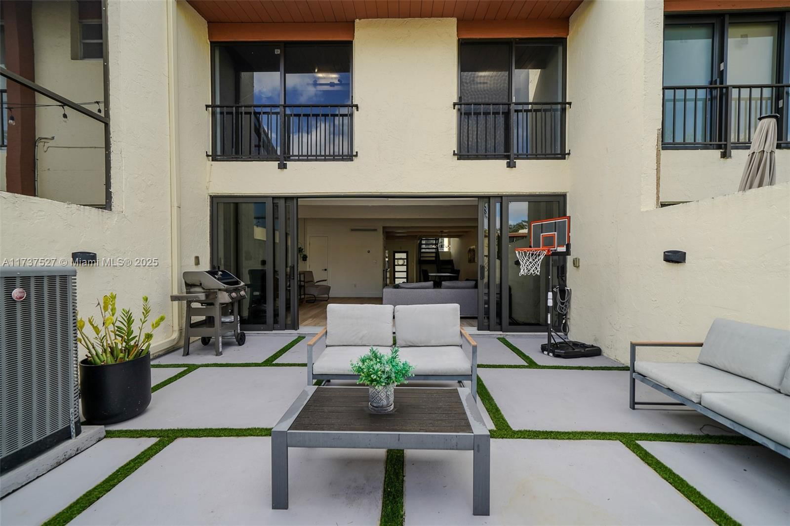 Real estate property located at 10445 80th st, Miami-dade, Kendalltown, Miami, FL