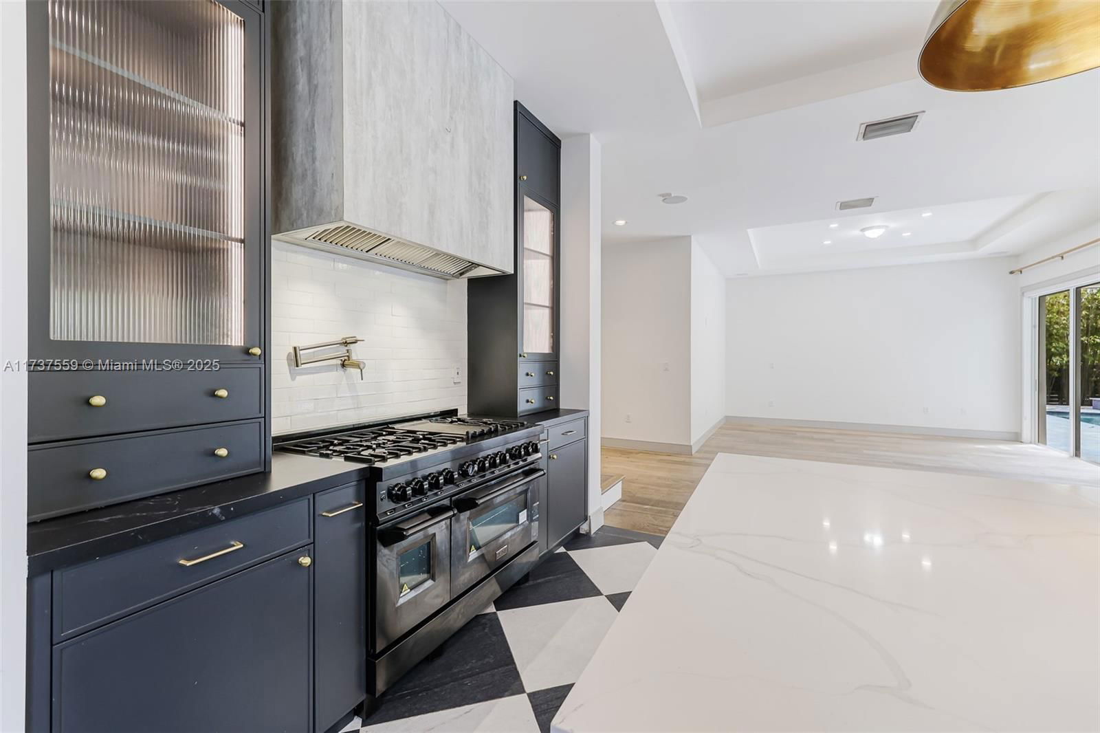 Real estate property located at 15020 176th Ter, Miami-dade, Venetian Parc, Miami, FL