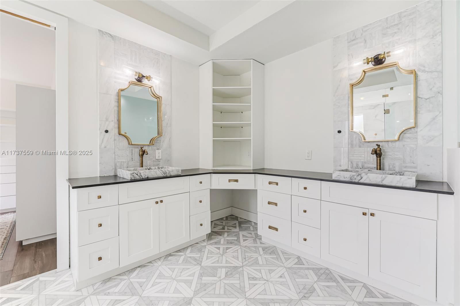 Real estate property located at 15020 176th Ter, Miami-dade, Venetian Parc, Miami, FL