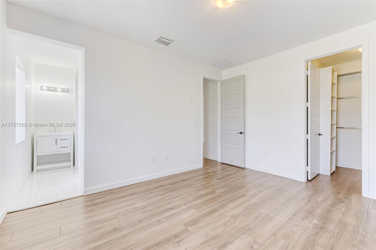 Real estate property located at 15020 176th Ter, Miami-dade, Venetian Parc, Miami, FL