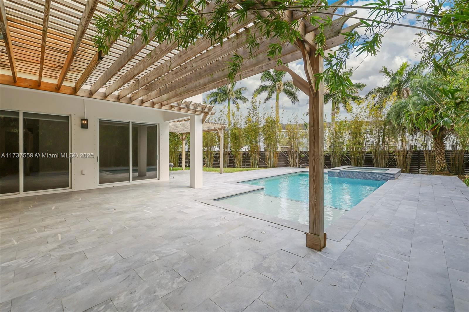 Real estate property located at 15020 176th Ter, Miami-dade, Venetian Parc, Miami, FL