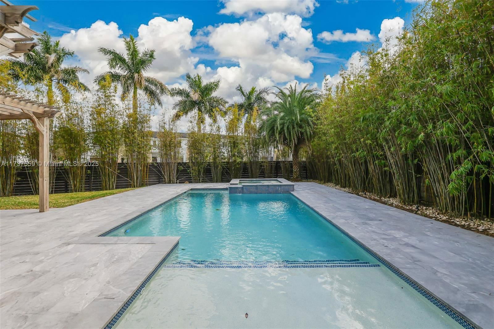 Real estate property located at 15020 176th Ter, Miami-dade, Venetian Parc, Miami, FL