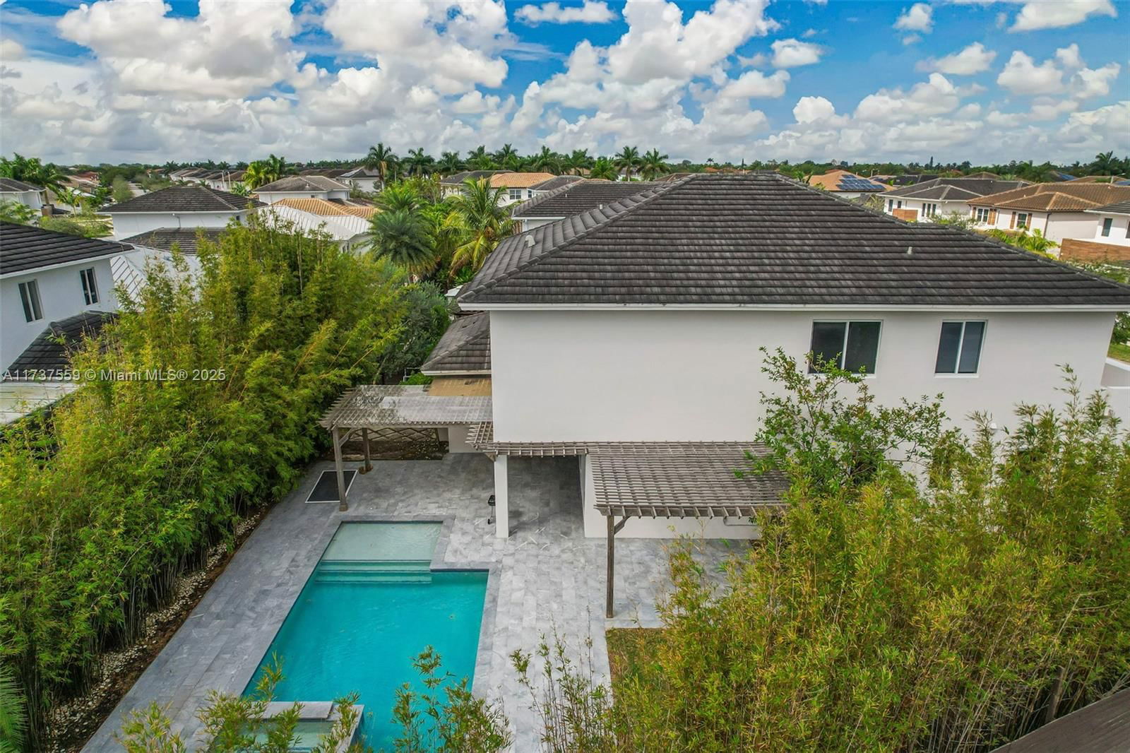 Real estate property located at 15020 176th Ter, Miami-dade, Venetian Parc, Miami, FL