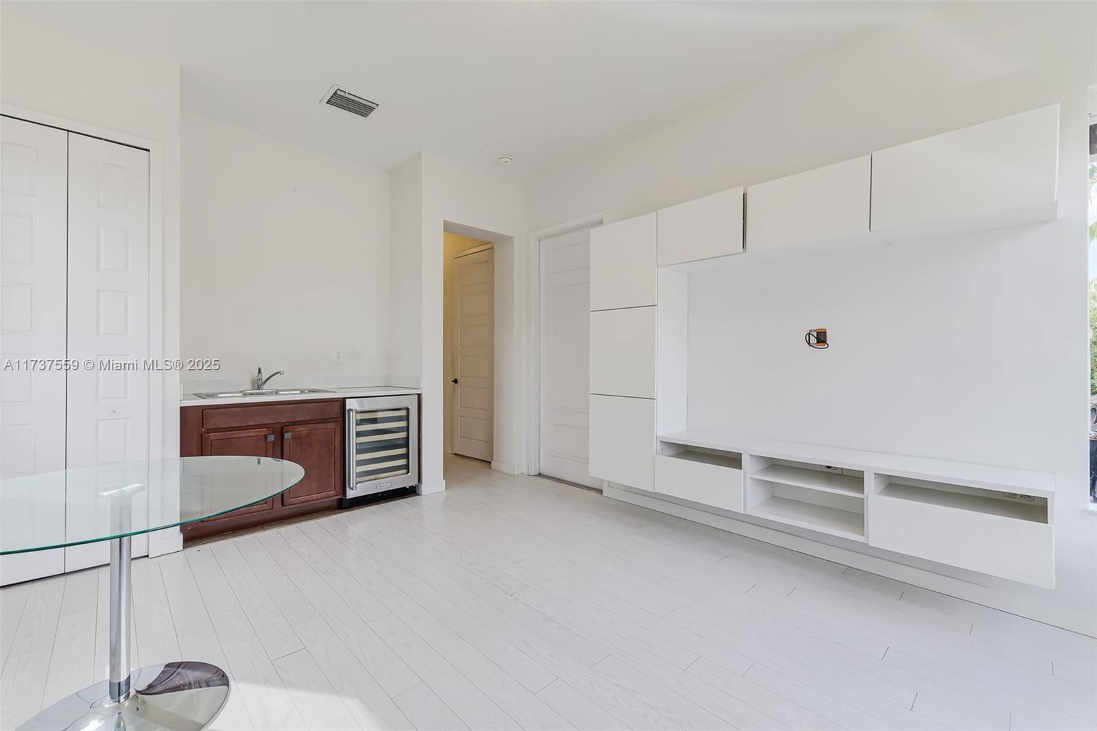 Real estate property located at 15020 176th Ter, Miami-dade, Venetian Parc, Miami, FL