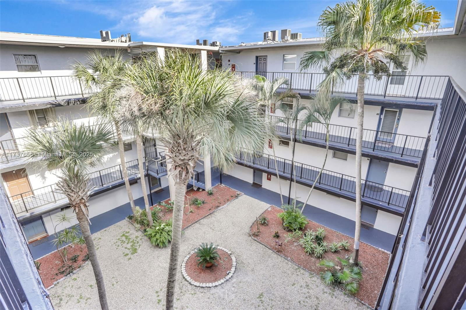 Real estate property located at 2860 Somerset Dr #409K, Broward, Somerset At Lauderdale La, Lauderdale Lakes, FL