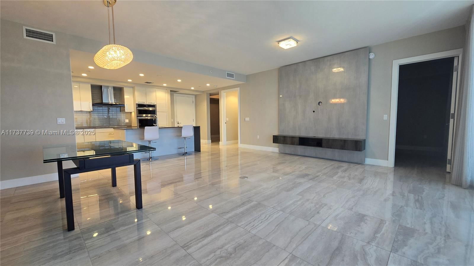 Real estate property located at 100 Las Olas Blvd #2202, Broward, 100 Las Olas Condo, Fort Lauderdale, FL