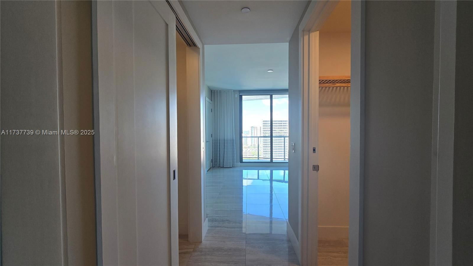 Real estate property located at 100 Las Olas Blvd #2202, Broward, 100 Las Olas Condo, Fort Lauderdale, FL