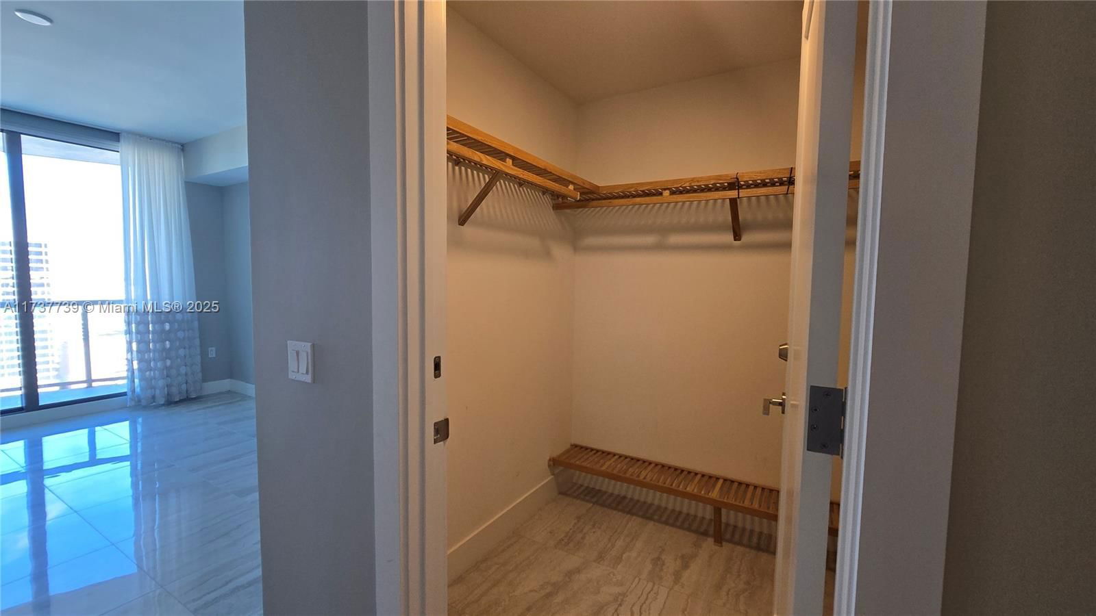 Real estate property located at 100 Las Olas Blvd #2202, Broward, 100 Las Olas Condo, Fort Lauderdale, FL
