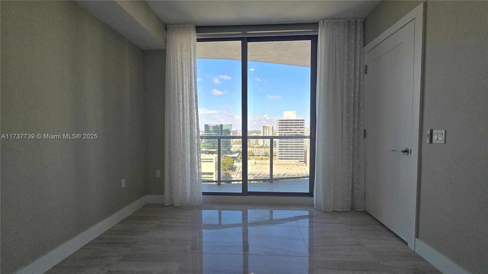 Real estate property located at 100 Las Olas Blvd #2202, Broward, 100 Las Olas Condo, Fort Lauderdale, FL