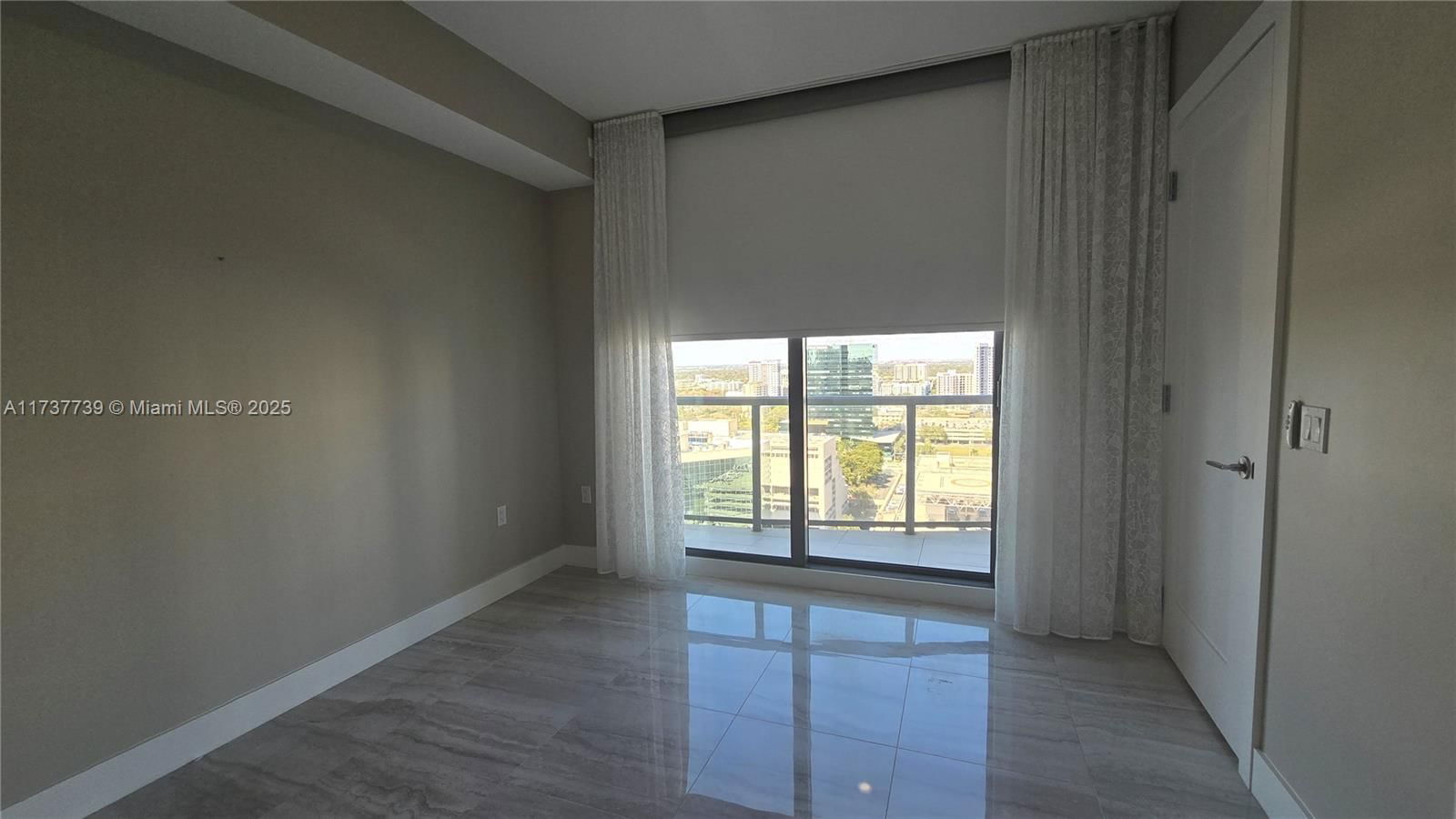 Real estate property located at 100 Las Olas Blvd #2202, Broward, 100 Las Olas Condo, Fort Lauderdale, FL