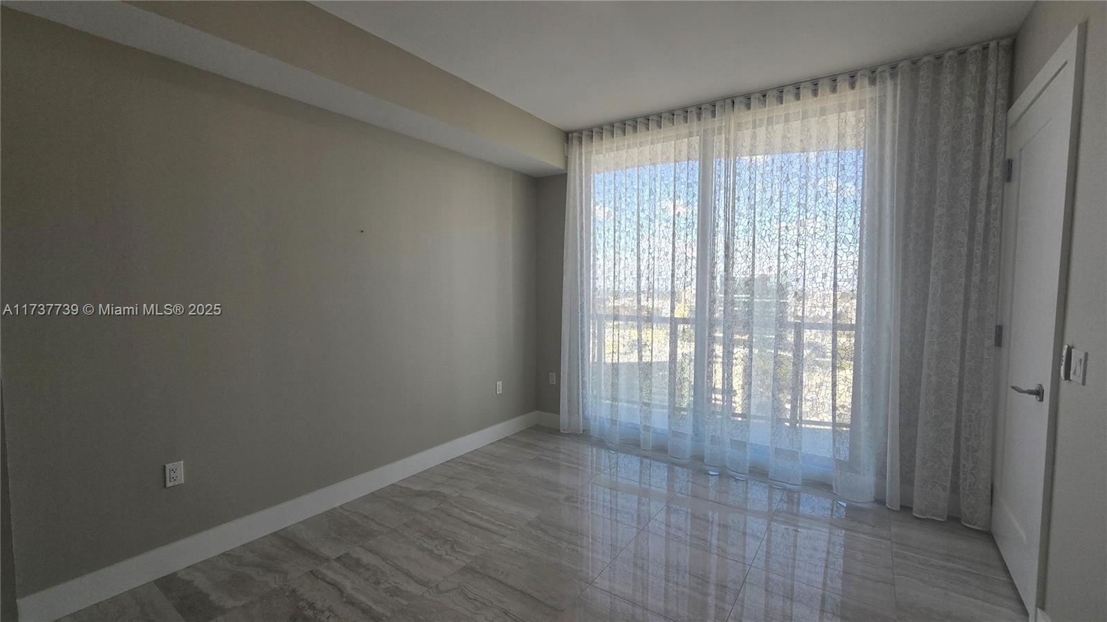 Real estate property located at 100 Las Olas Blvd #2202, Broward, 100 Las Olas Condo, Fort Lauderdale, FL
