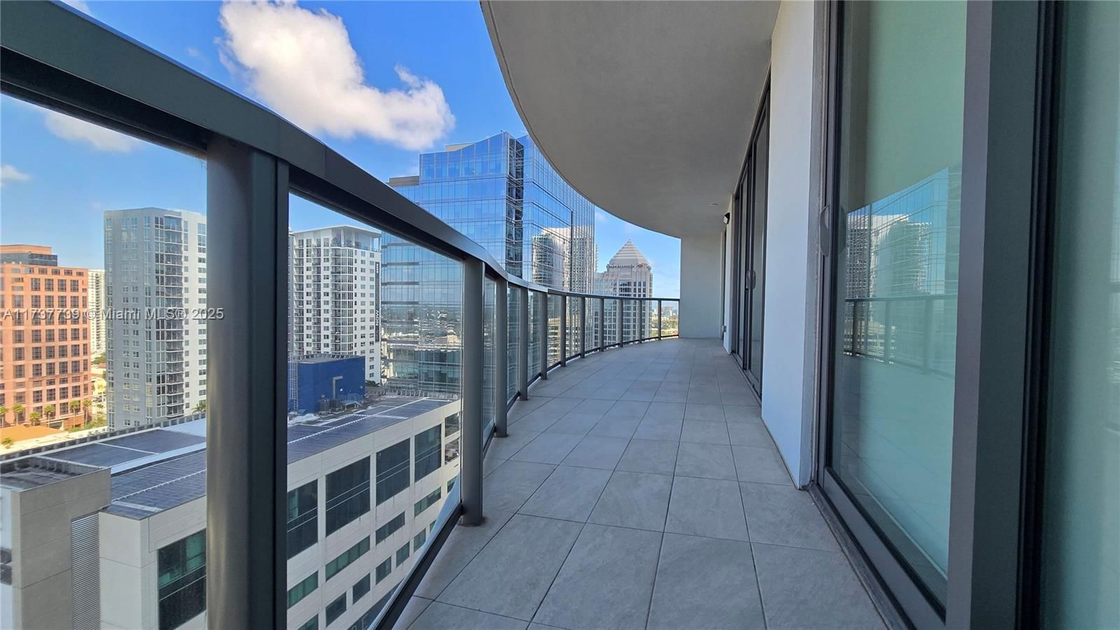 Real estate property located at 100 Las Olas Blvd #2202, Broward, 100 Las Olas Condo, Fort Lauderdale, FL