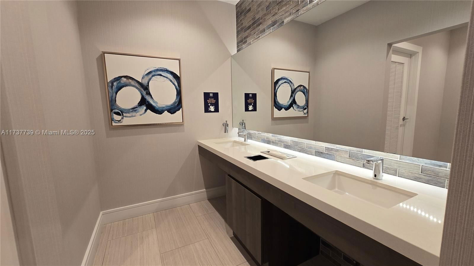 Real estate property located at 100 Las Olas Blvd #2202, Broward, 100 Las Olas Condo, Fort Lauderdale, FL